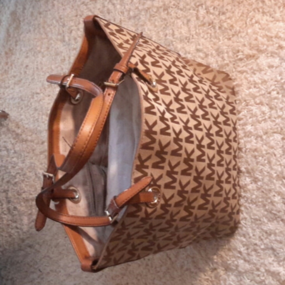 Michael kors handbag